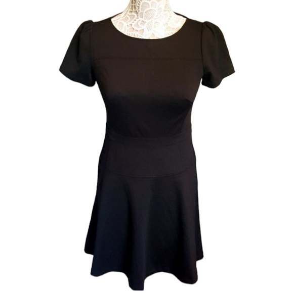 LOFT Fit and Flare Short Sleeve Black Ponte Knit Dress sz4 - Picture 1 of 7
